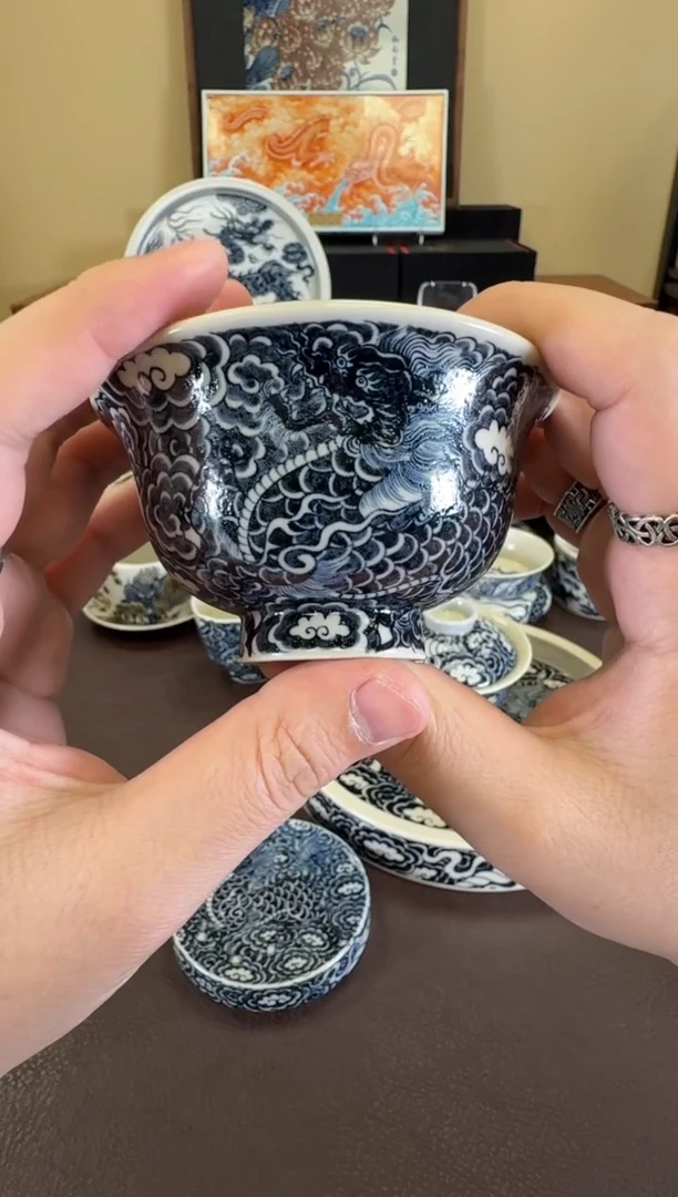 二号釉云墨麒麟压手杯