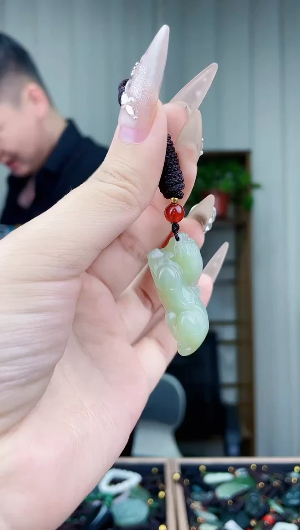 和田玉未镶嵌挂件拍一发一，多样性发货！