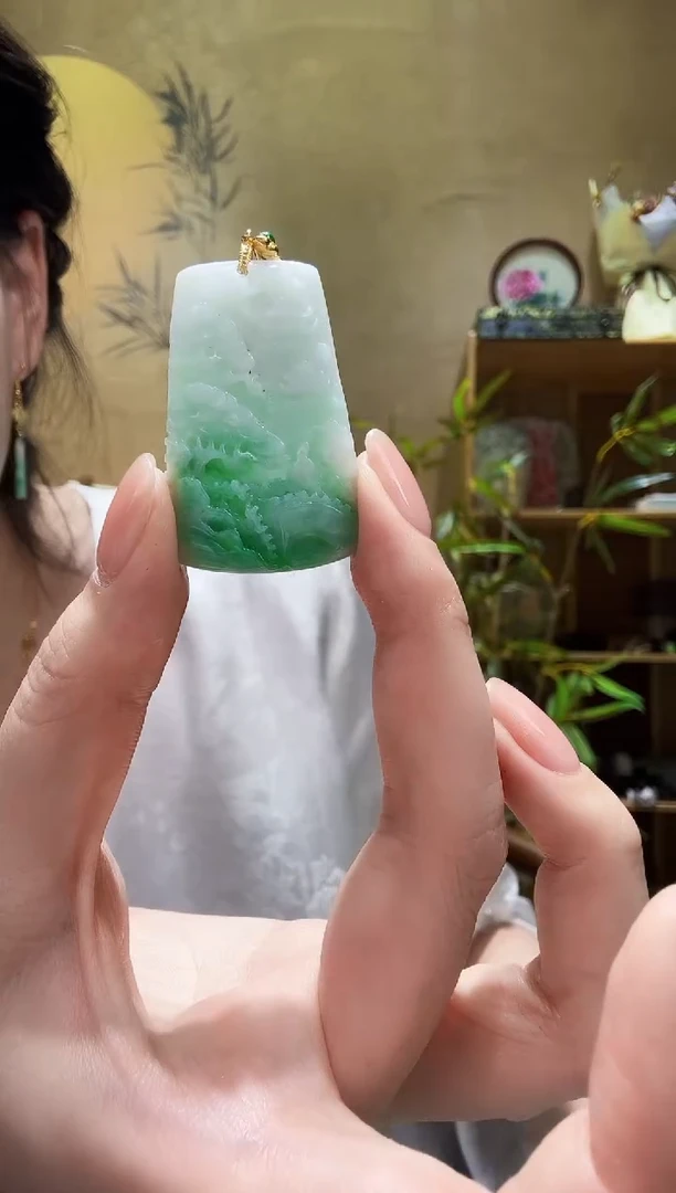颈饰未镶嵌翡翠吊坠