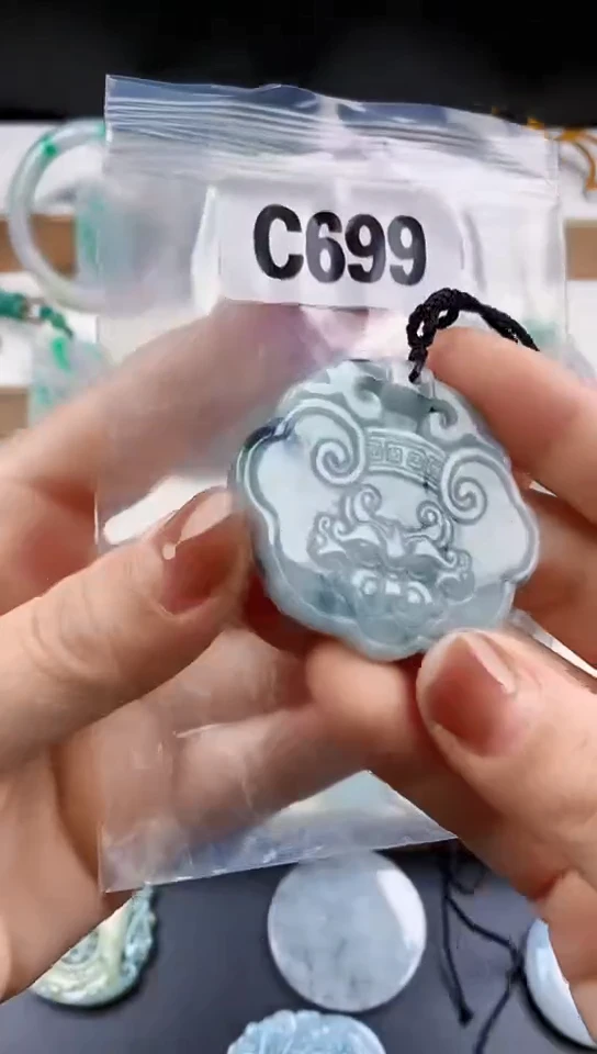 颈饰未镶嵌翡翠天然翡翠吊坠挂件