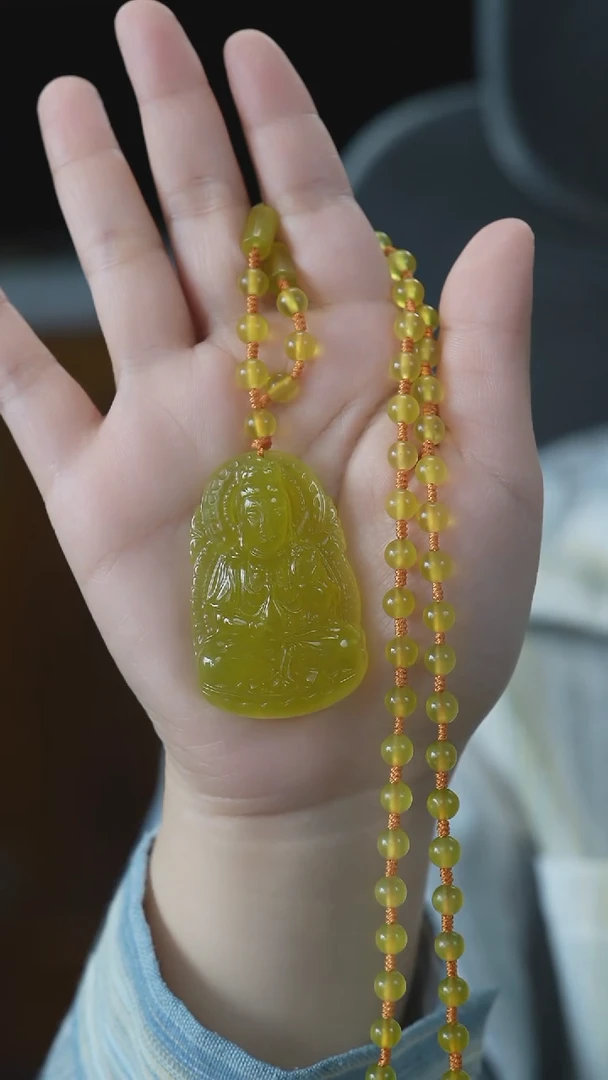 岫玉未镶嵌颈饰观音