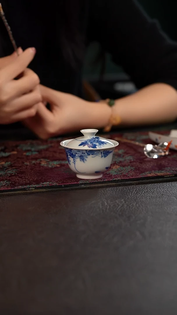 苔*微瑕 70c厚力煊紫藤花小宝宝盖碗 随机