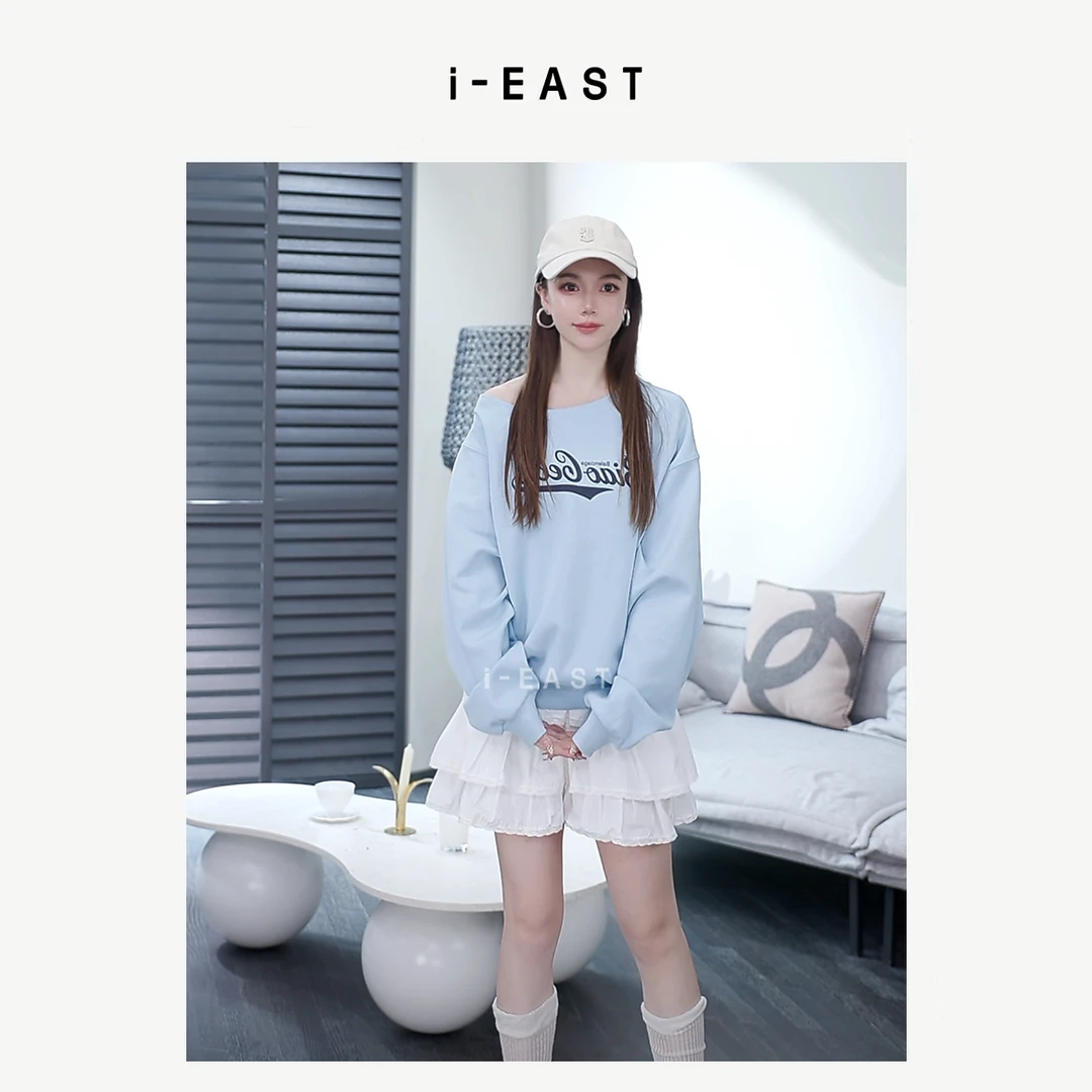 i-EAST 清风曲~百搭时尚英文字母卫衣-5C SY8251