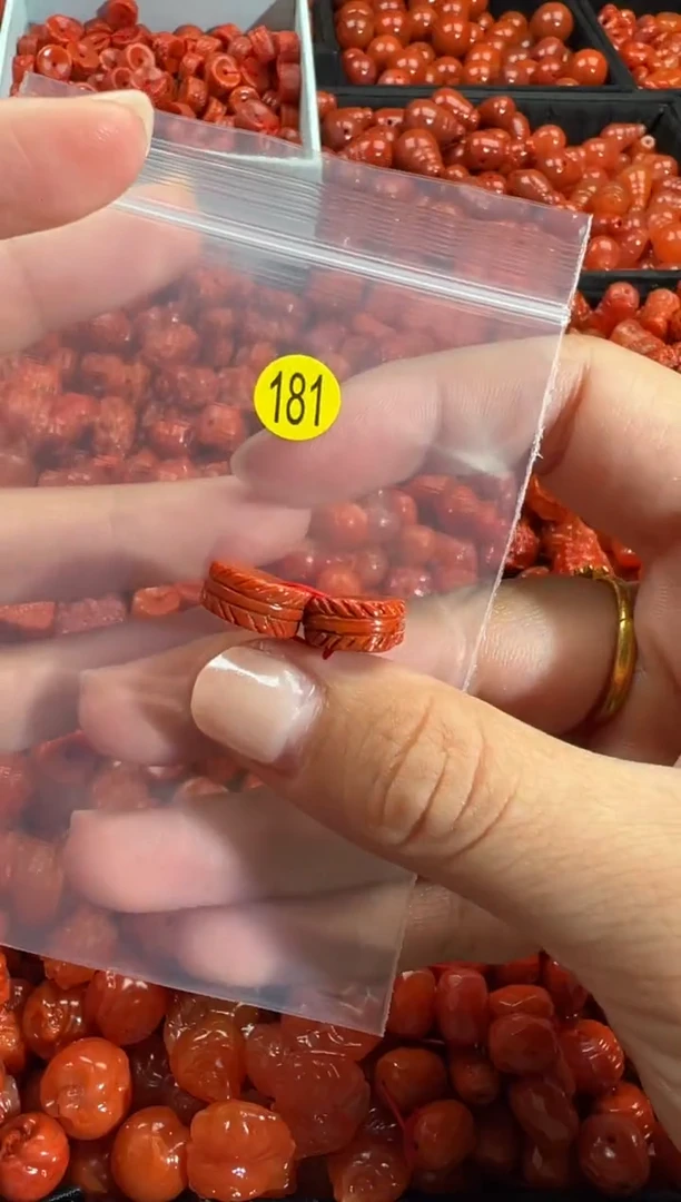 颈饰未镶嵌南红玛瑙1