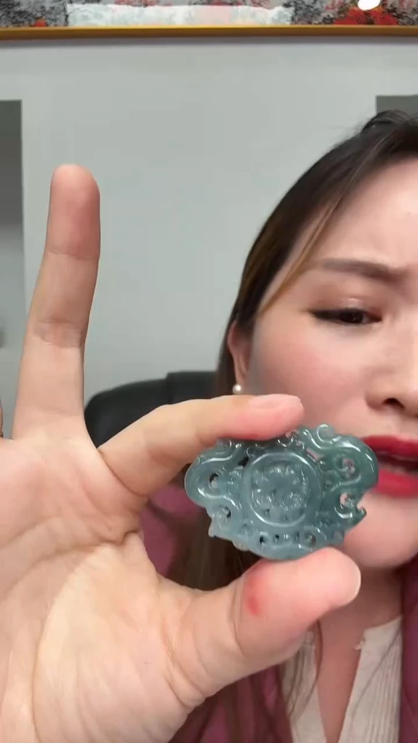 颈饰未镶嵌翡翠天然翡翠吊坠-04