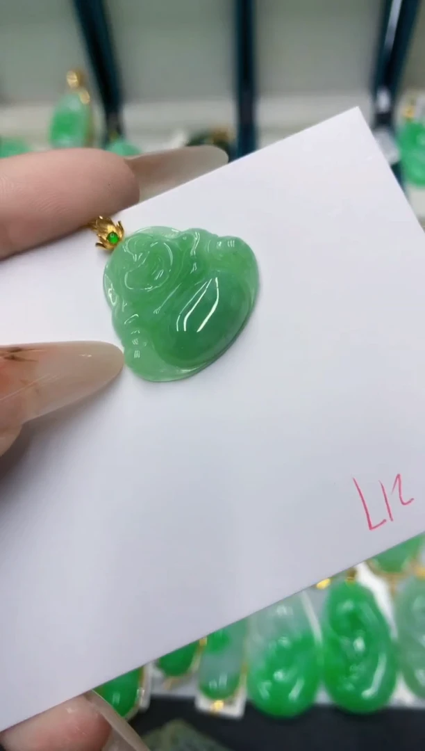 颈饰18K金镶嵌翡翠11111