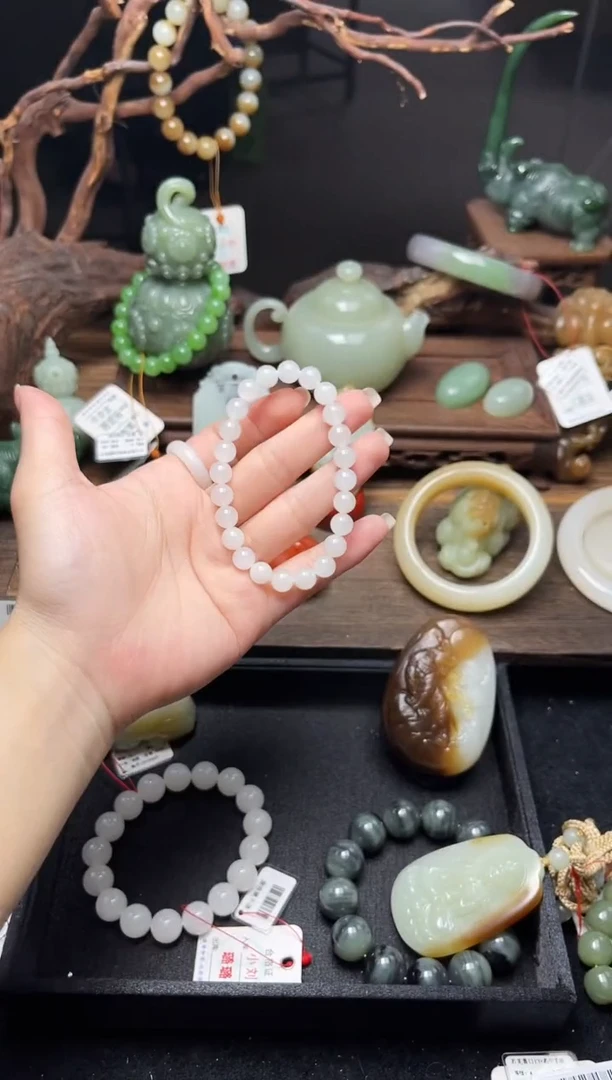 手串未镶嵌和田玉卡8新疆黑山 圆珠