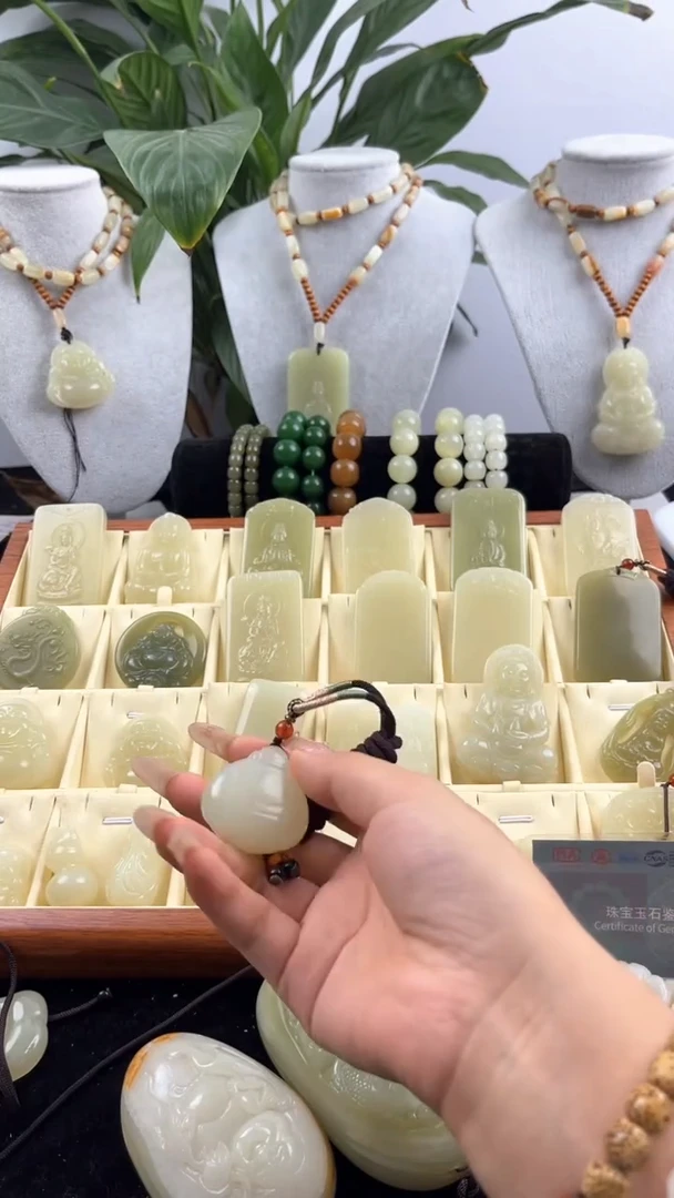 玉财神配縄子帯礼盒收藏品