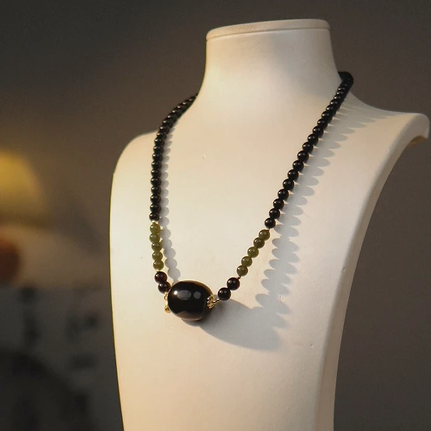 夏歌珠宝-缅甸翳珀大枣珠绳编毛衣链锁骨链气质时尚简约百搭