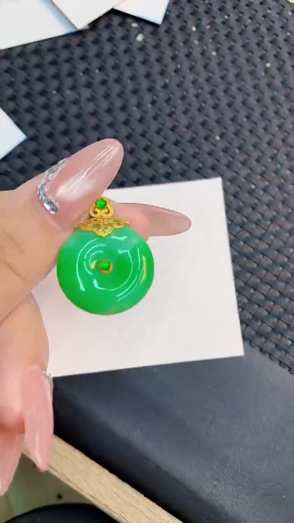 翡翠18K金镶嵌吊坠(不含链)那***美1