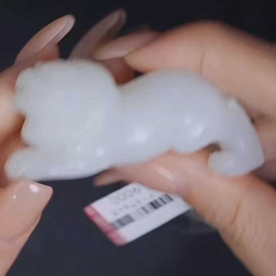 清代和田玉狮子1