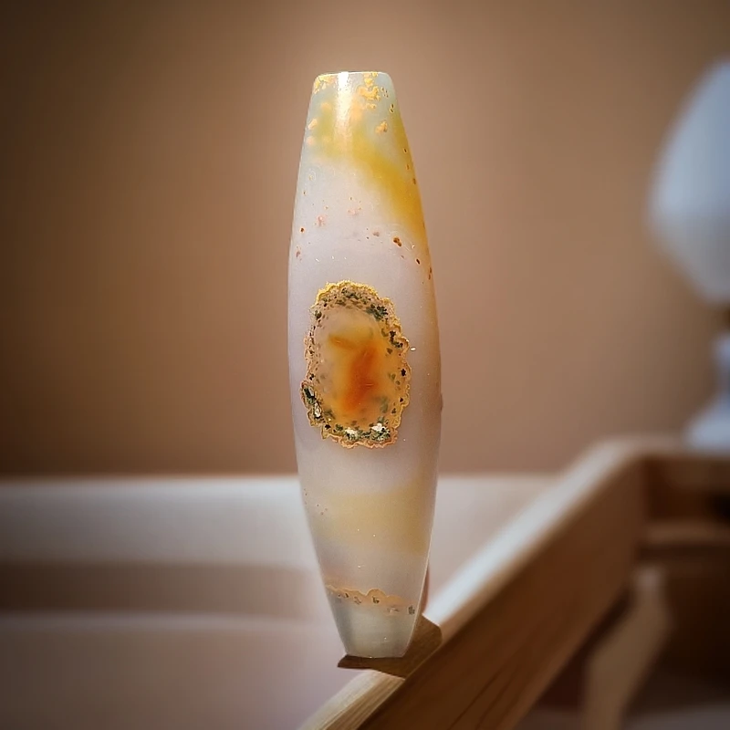 天然巴西玛瑙 尺寸：60*16 红沙绿沙套线 满沙 适合吊坠锁骨