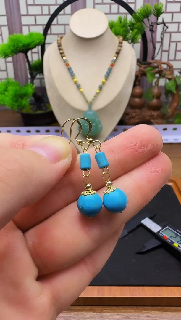 14K金镶嵌耳钉玛瑙/玉髓E45