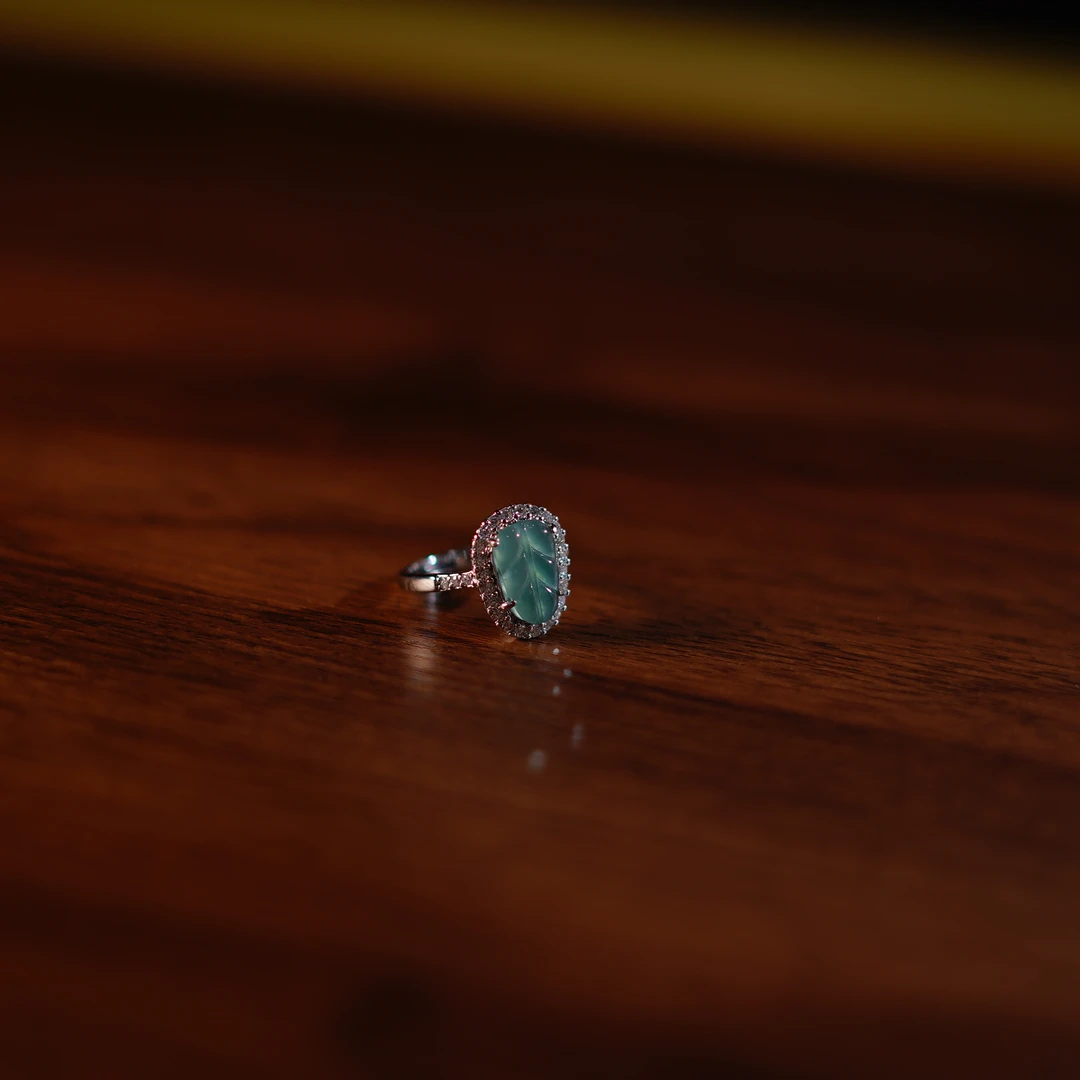 【缺货】翡翠树叶戒指（合金，多样性发一）12*7*2*  JYU2081