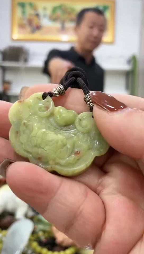 未镶嵌岫玉挂件