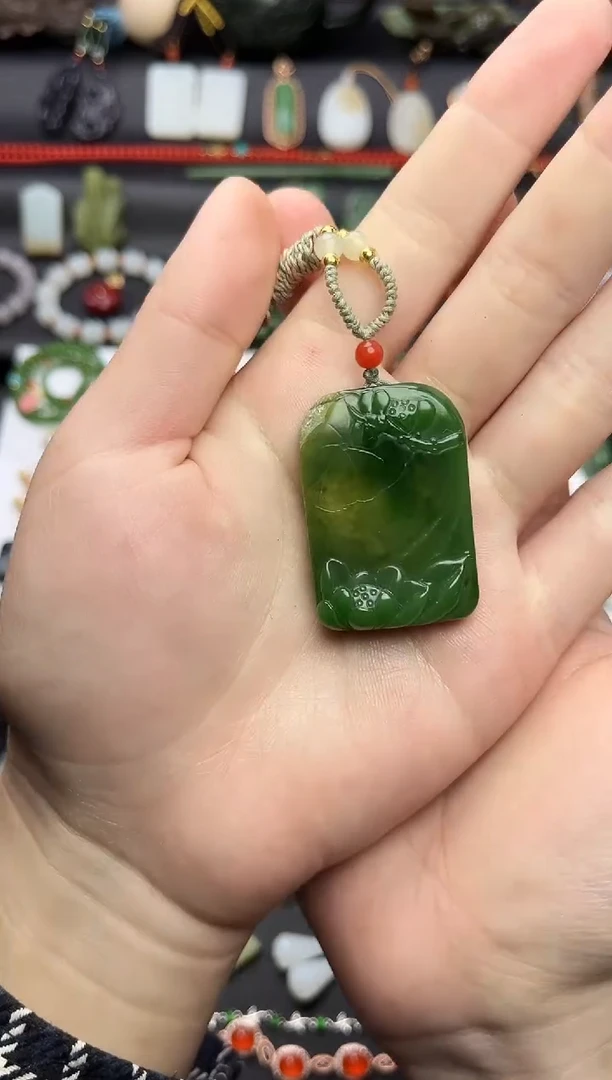 未镶嵌颈饰南红玛瑙荷花06