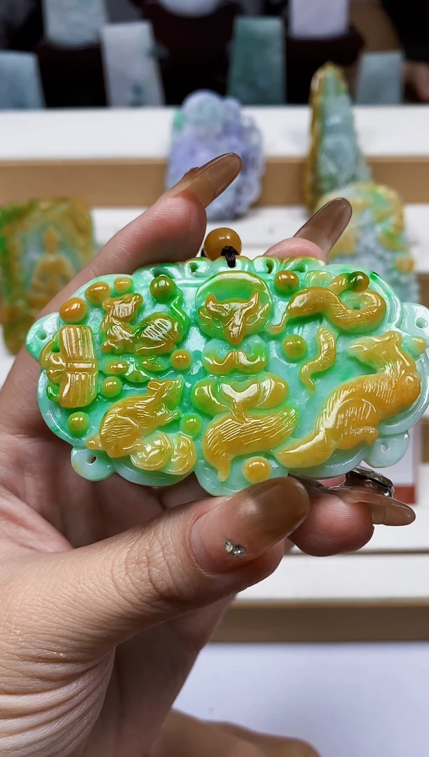 颈饰未镶嵌翡翠1
