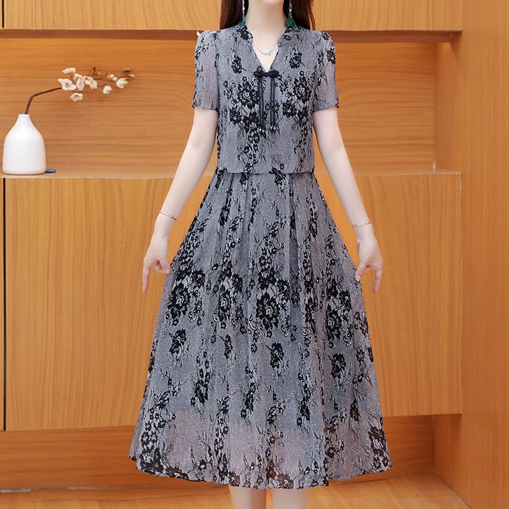 高档品牌碎花连衣裙女夏2024新款高端时尚高贵夫人中年妈妈小个子