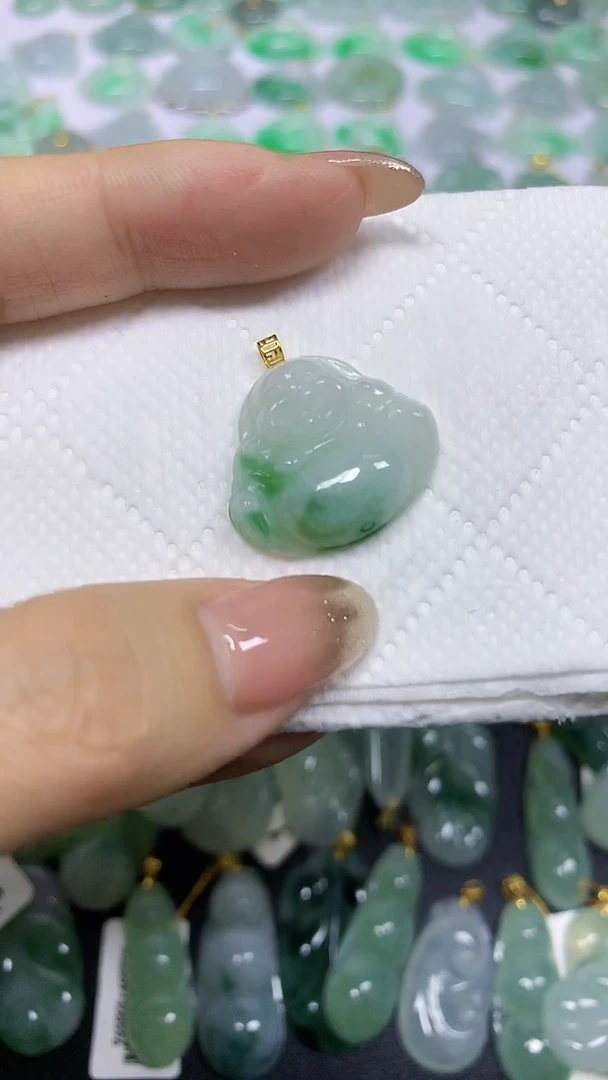 颈饰18K金镶嵌翡翠天然翡翠A货