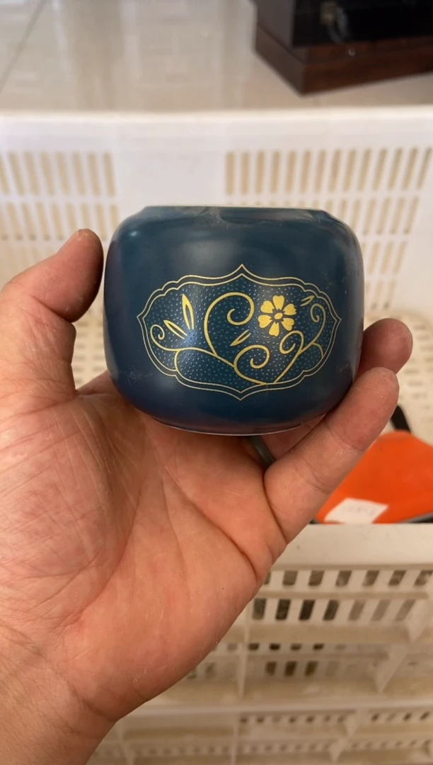 杯无运费险有瑕疵的摄影的产品有使用过的痕迹有点脏介意勿拍