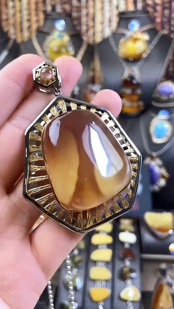 银S925镶嵌颈饰琥珀吊坠