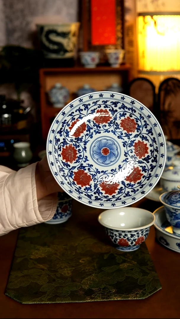 摆件陶釉里红胡晨景德镇