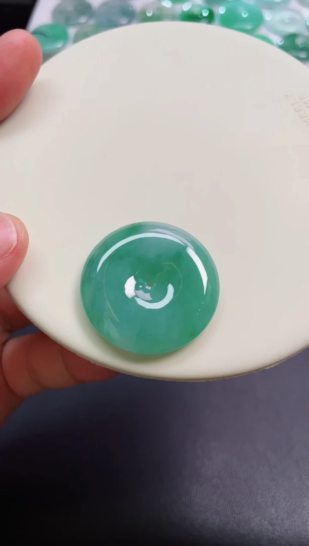 翡翠未镶嵌颈饰平安扣尺寸33.6 6.4mm