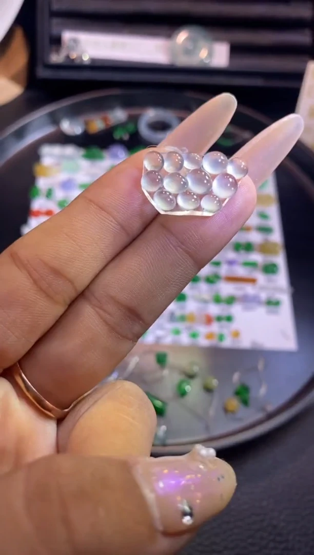 翡翠挂件未镶嵌蛋