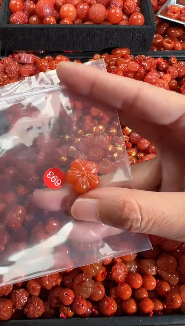 【闪购商品】南红玛瑙颈饰未镶嵌1