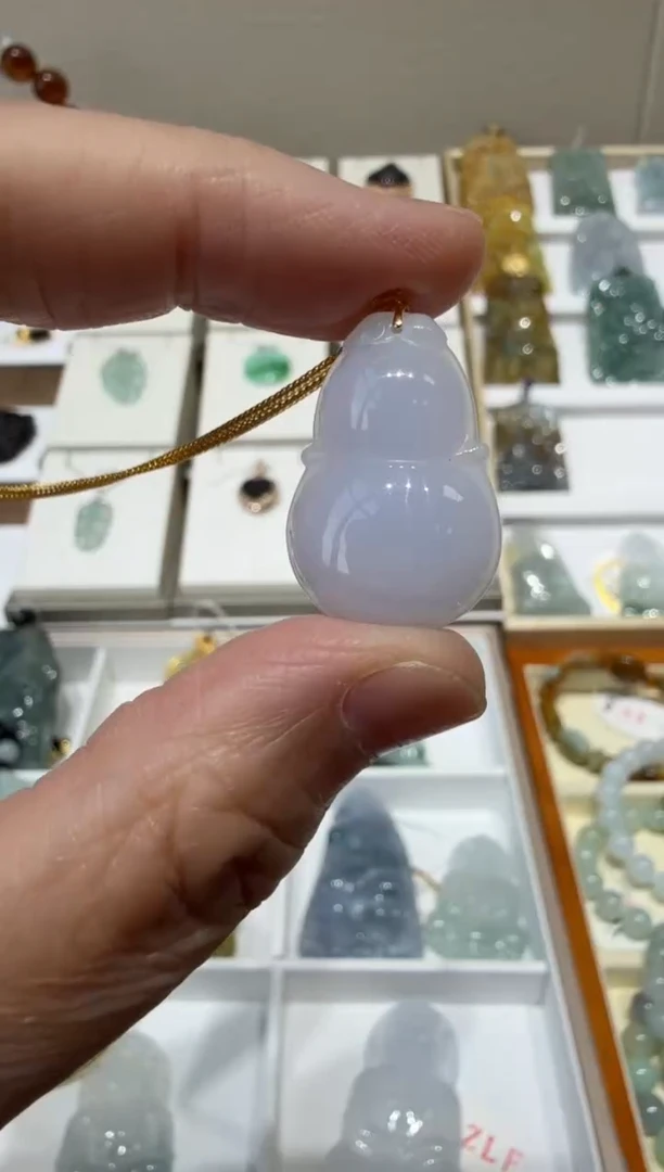 18K金镶嵌挂件翡翠A货翡翠多样性小紫葫芦发一件