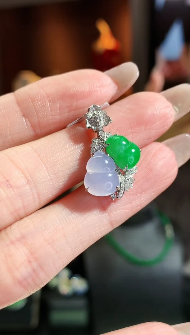 【闪购商品】翡翠吊坠(不含链)18K金镶嵌吊坠