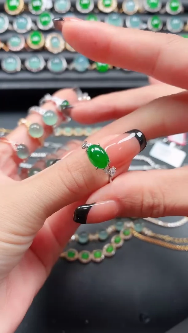 翡翠戒指银S925镶嵌111