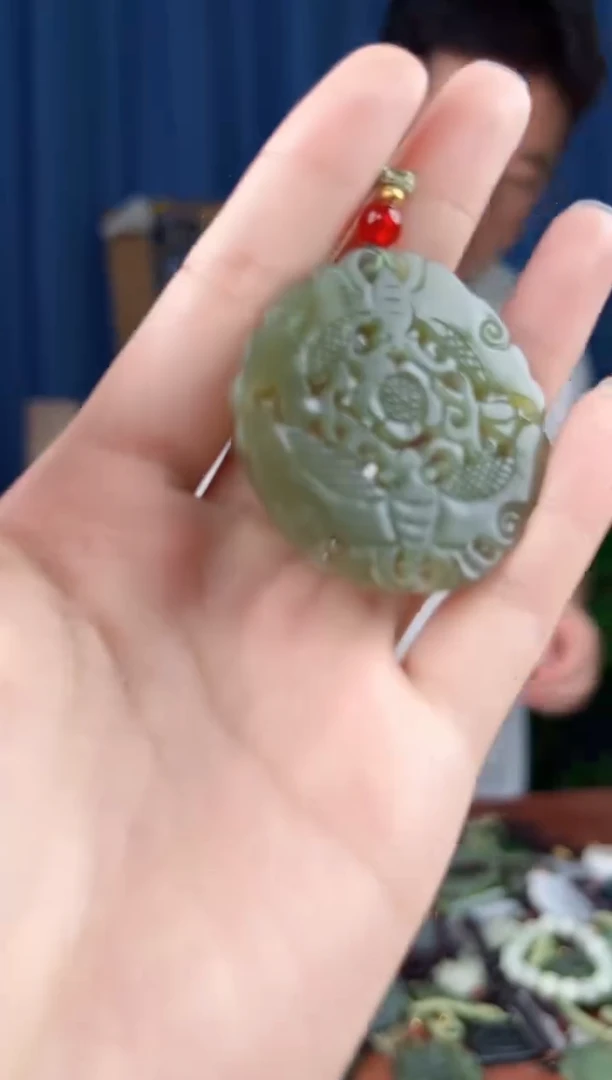 未镶嵌和田玉挂件拍一发一，多样性发货