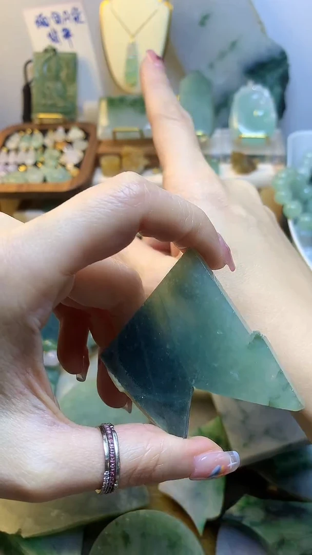 未镶嵌挂件翡翠射*缅甸A货翡翠,没有运费险,有纹有裂