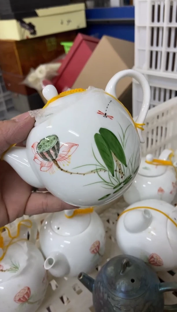无运费险不带礼盒略有瑕疵有点脏介意勿拍