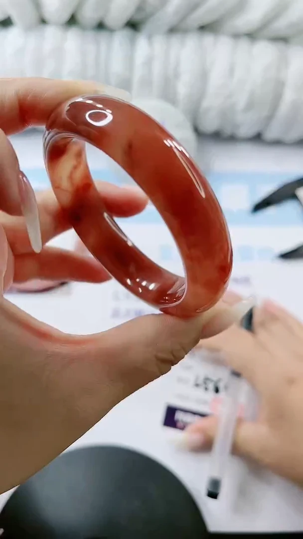 【闪购商品】石英质玉手镯未镶嵌多样性发货L569