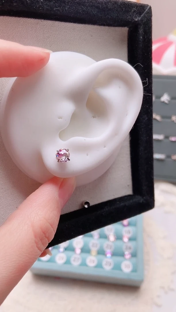 钛钢合金合成立方氧化锆6M四叶草|紫黄双色6520一只