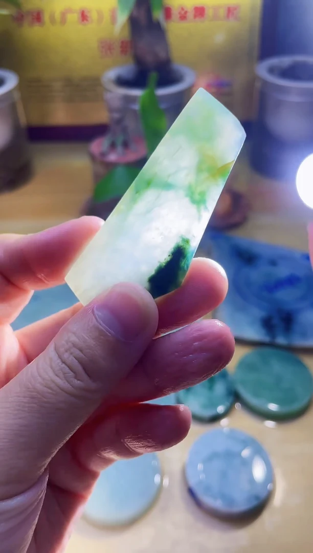 翡翠挂件未镶嵌翡翠60