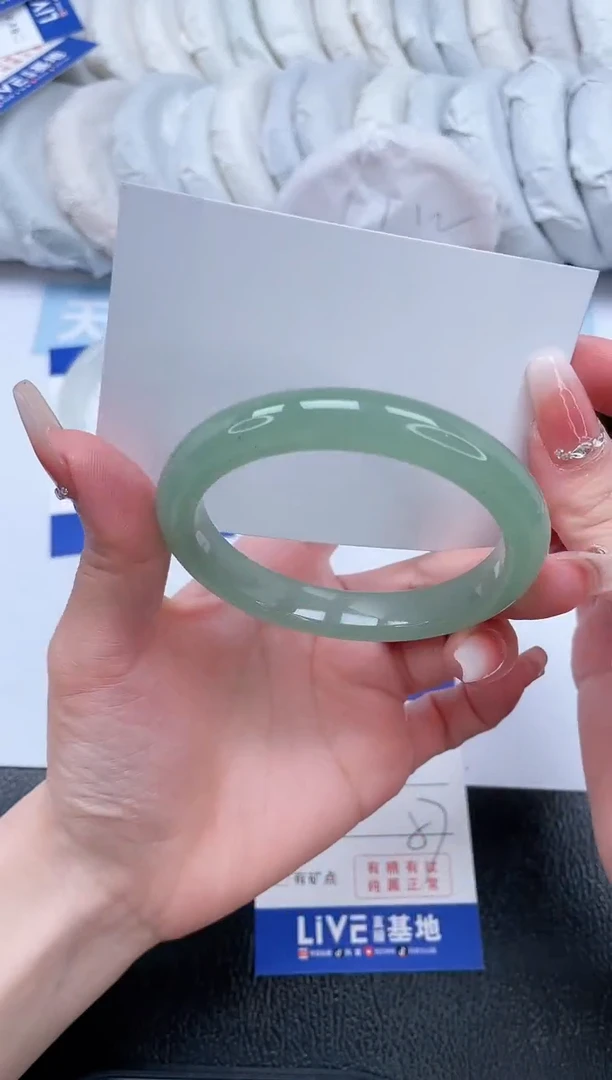 【闪购商品】石英质玉手镯未镶嵌T181-57