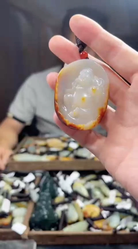 和田玉未镶嵌颈饰·