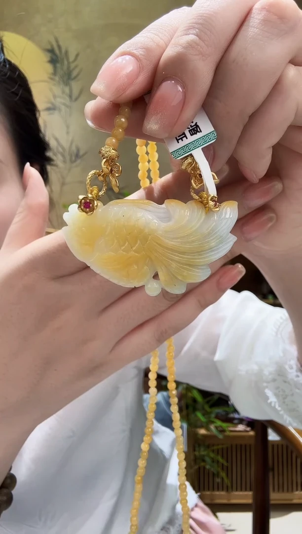 颈饰未镶嵌翡翠吊坠