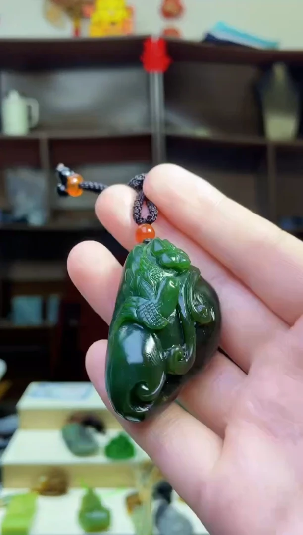 和田玉未镶嵌颈饰1