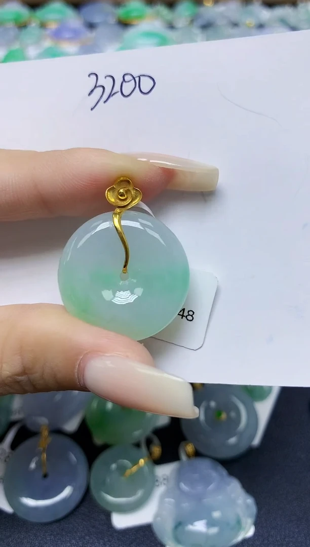 翡翠18K金镶嵌颈饰天然缅甸翡翠A货