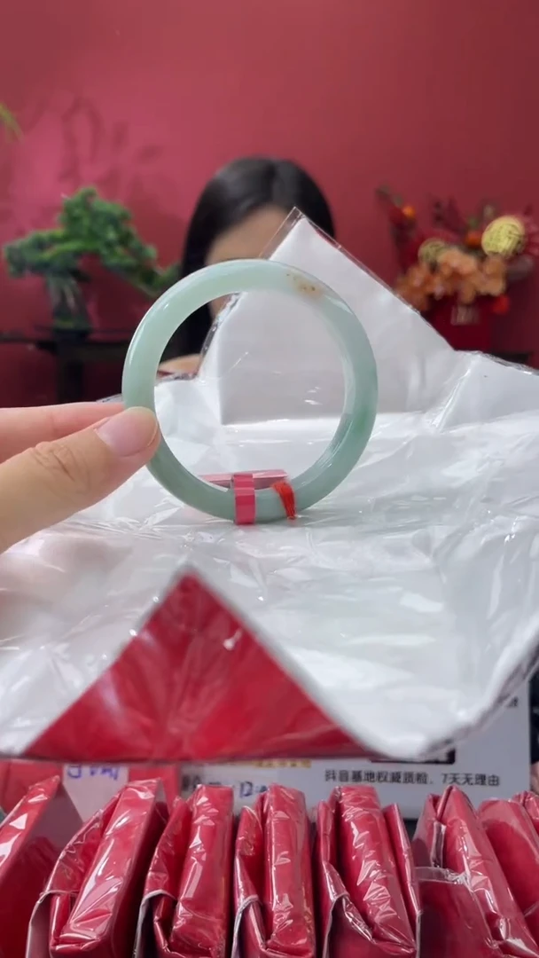 未镶嵌手镯翡翠1       圈口53