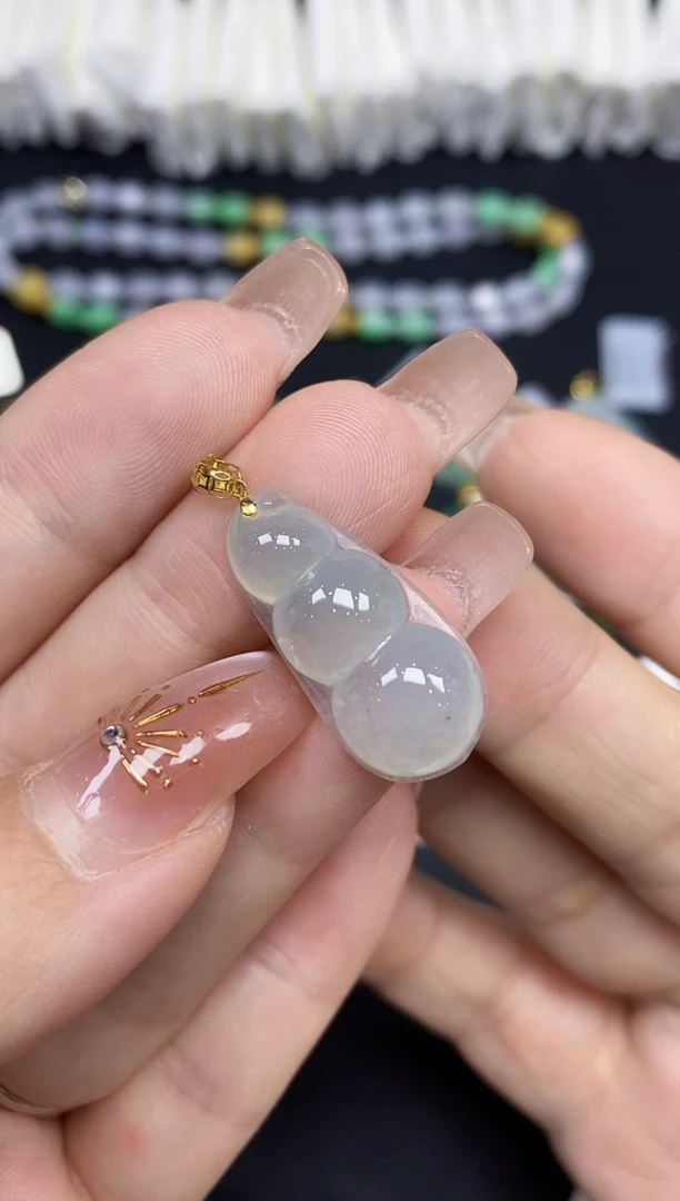 吊坠(不含链)18K金镶嵌翡翠豆子18K金扣镶嵌@@CMT