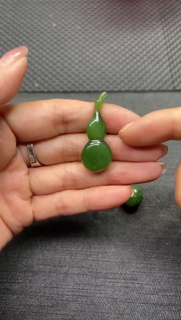 颈饰未镶嵌和田玉多样性发1件