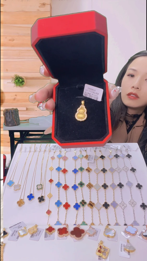 吊坠(不含链)足金镶嵌合成碳硅石（莫桑石）拉丝葫芦足金