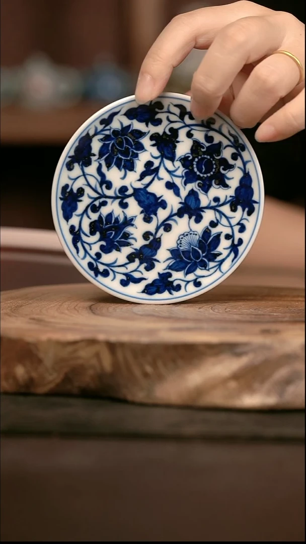 手绘 高温现代瓷  气窑  缠枝莲杯垫9.5CM
