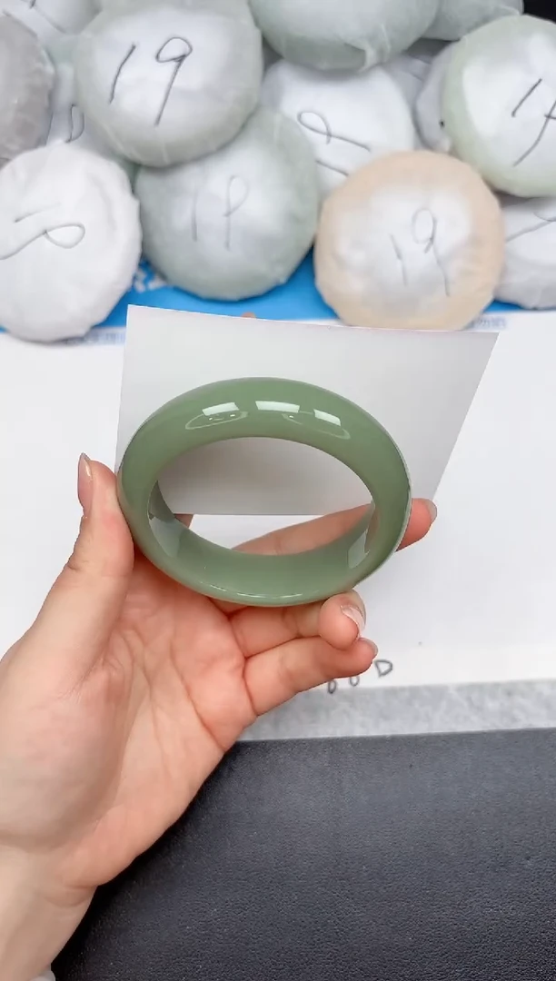 未镶嵌手镯石英质玉362/56.2