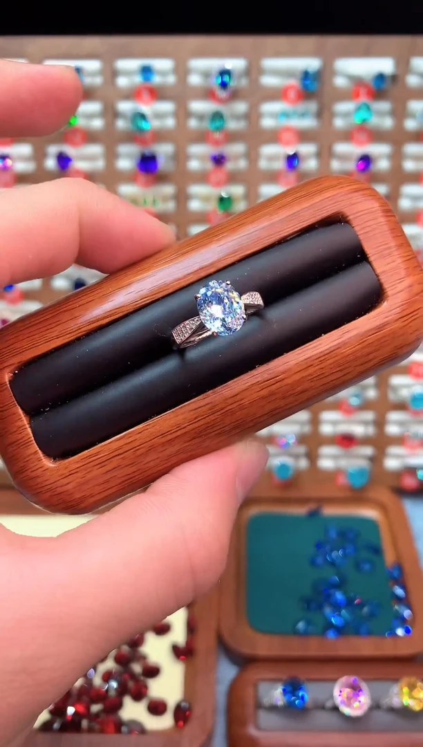 银S925镶嵌戒指海蓝宝石......